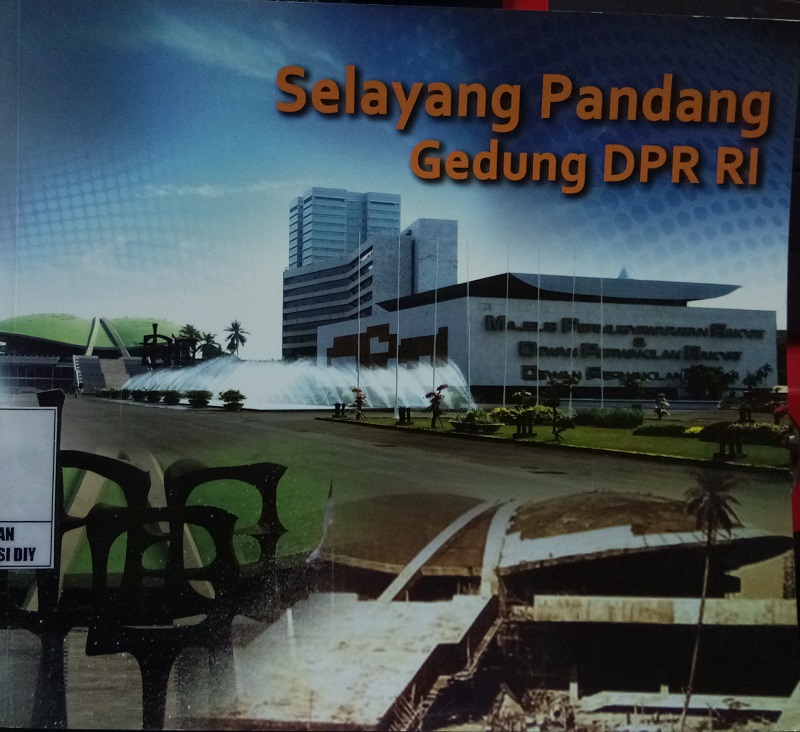 Gambar Selayang Pandang Gedung DPR RI